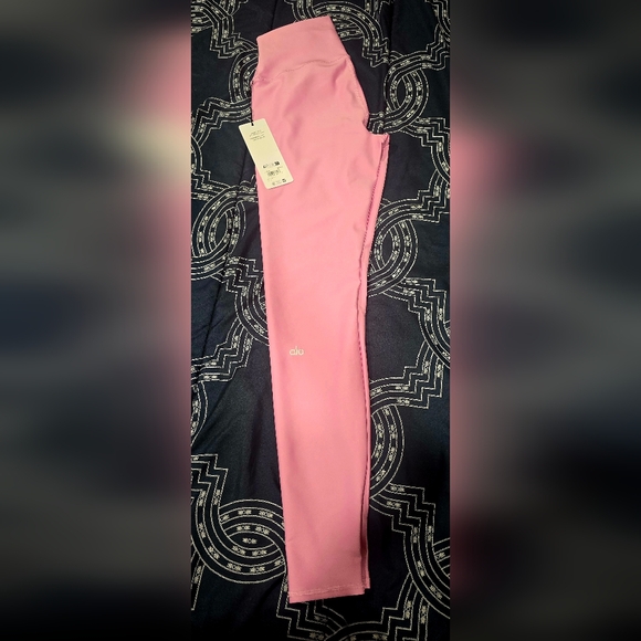 Alo Yoga High-Waist Airlift Leggings – Candy Heart Pink – Size M – NWT - Picture 3 of 6